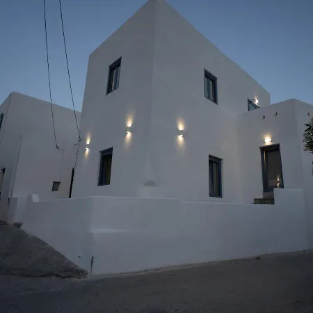 Traditional White House Holiday home Dhragoulas